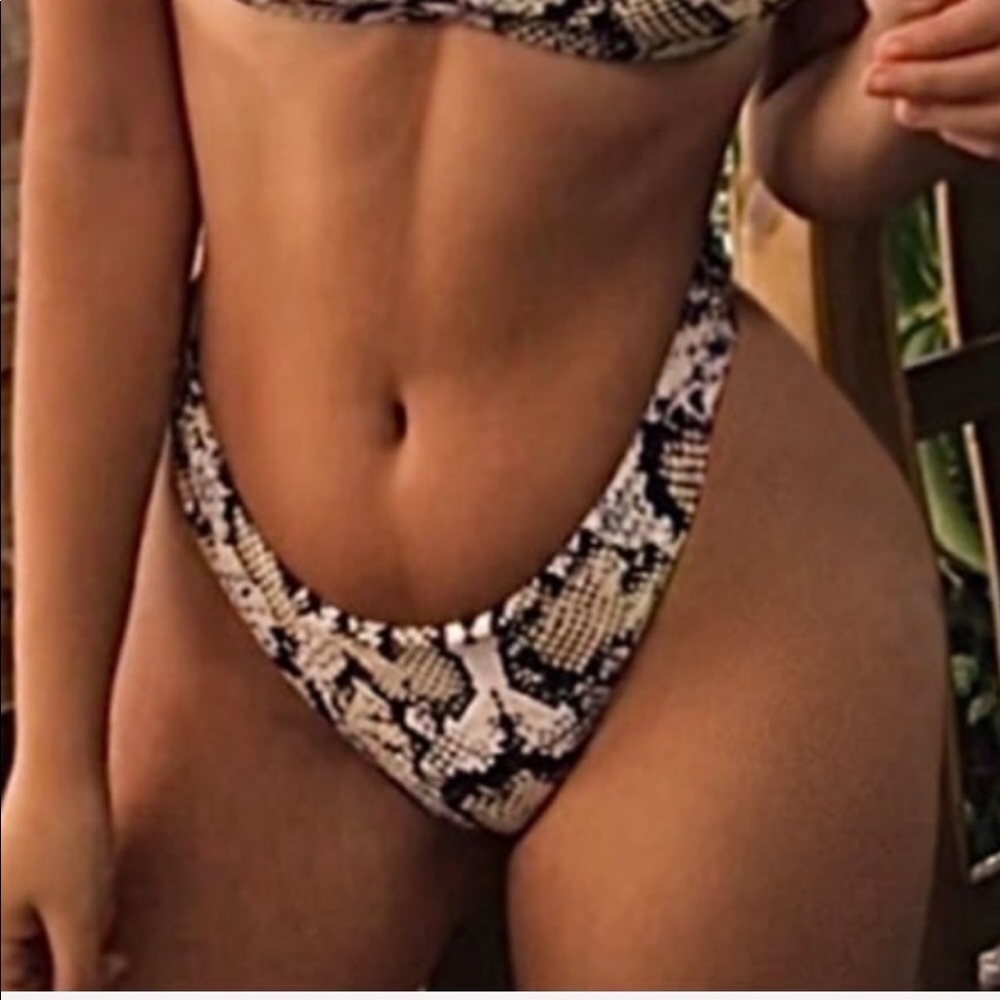 ZAFUL NWT Animal Snakeskin Print Bikini Button Size 8